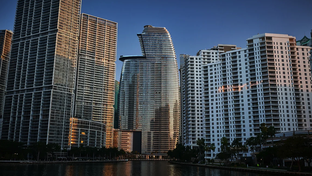 Aston Martin abre una torre residencial de 66 pisos en Miami