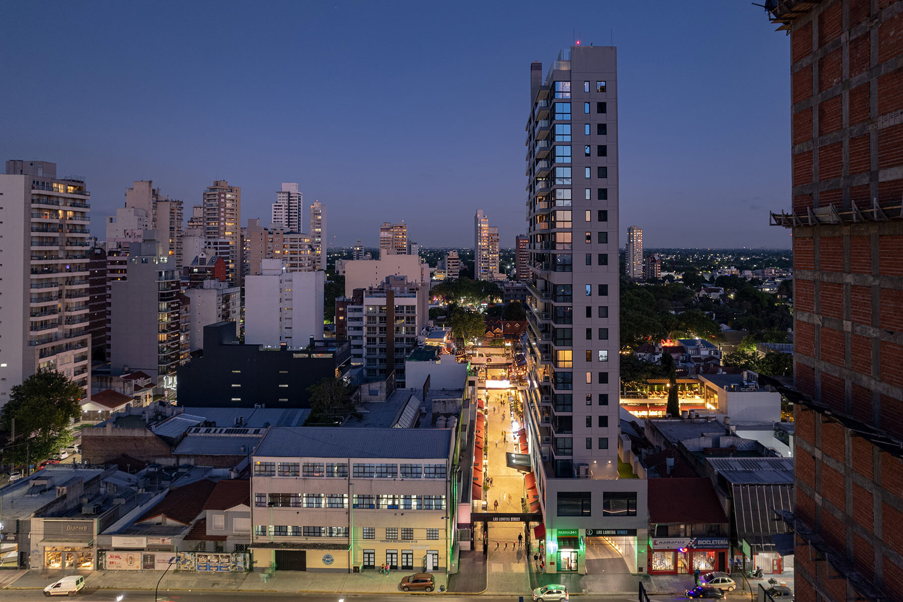 Las Lomitas Street & Residences