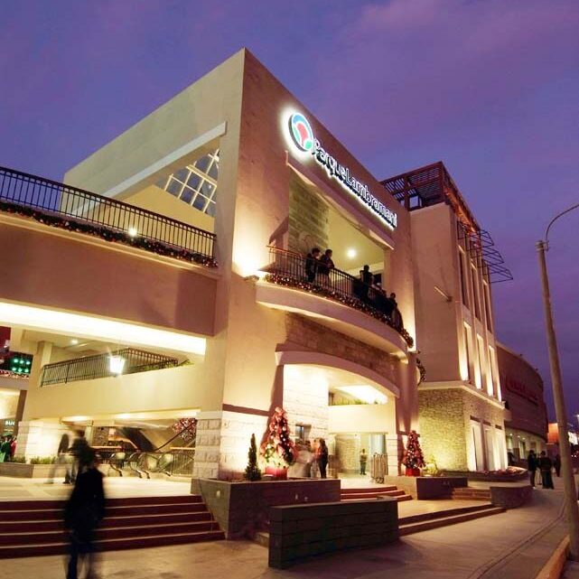 Mall Parque Lambramani