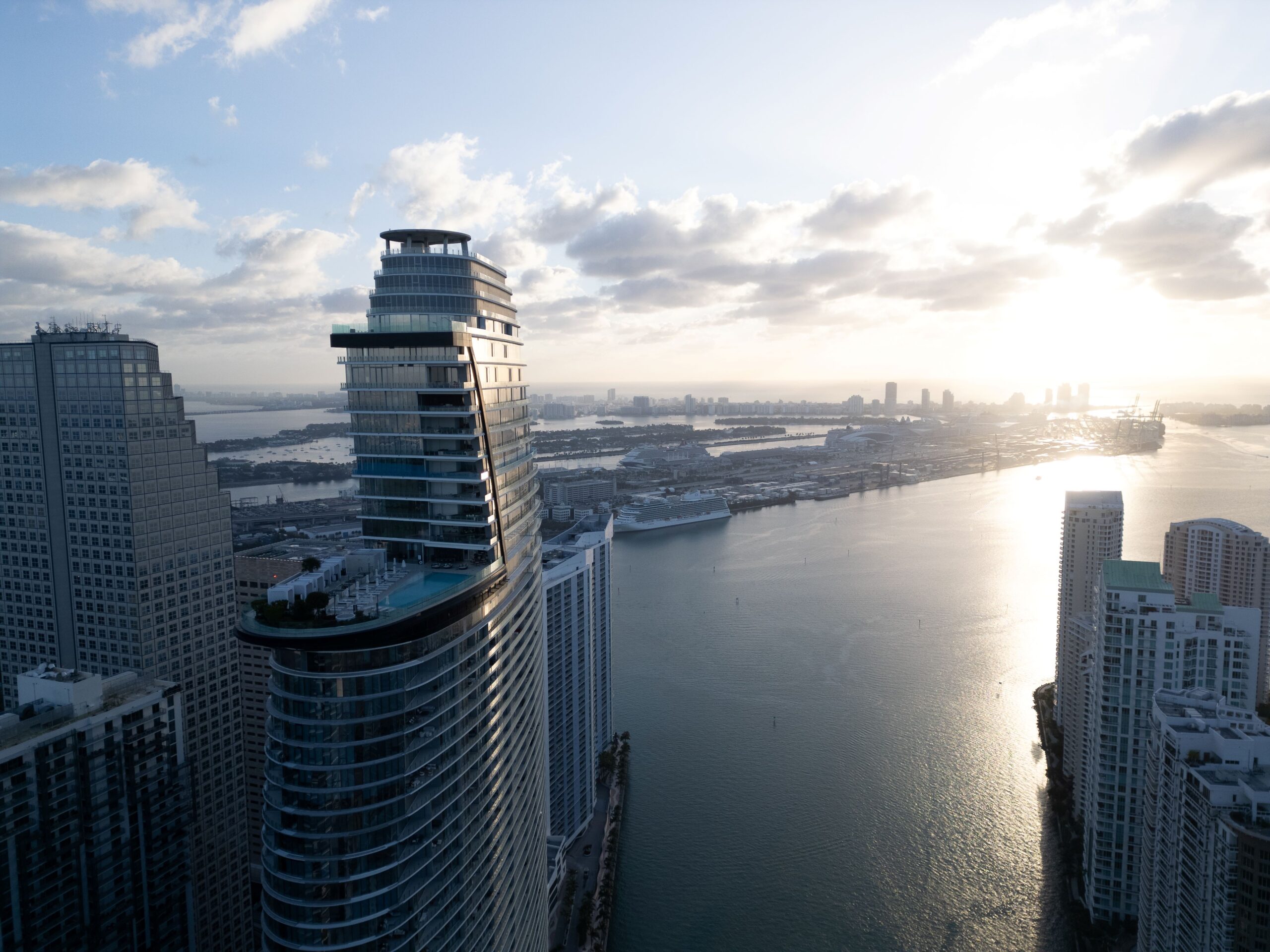 Aston Martin Residences - BMA