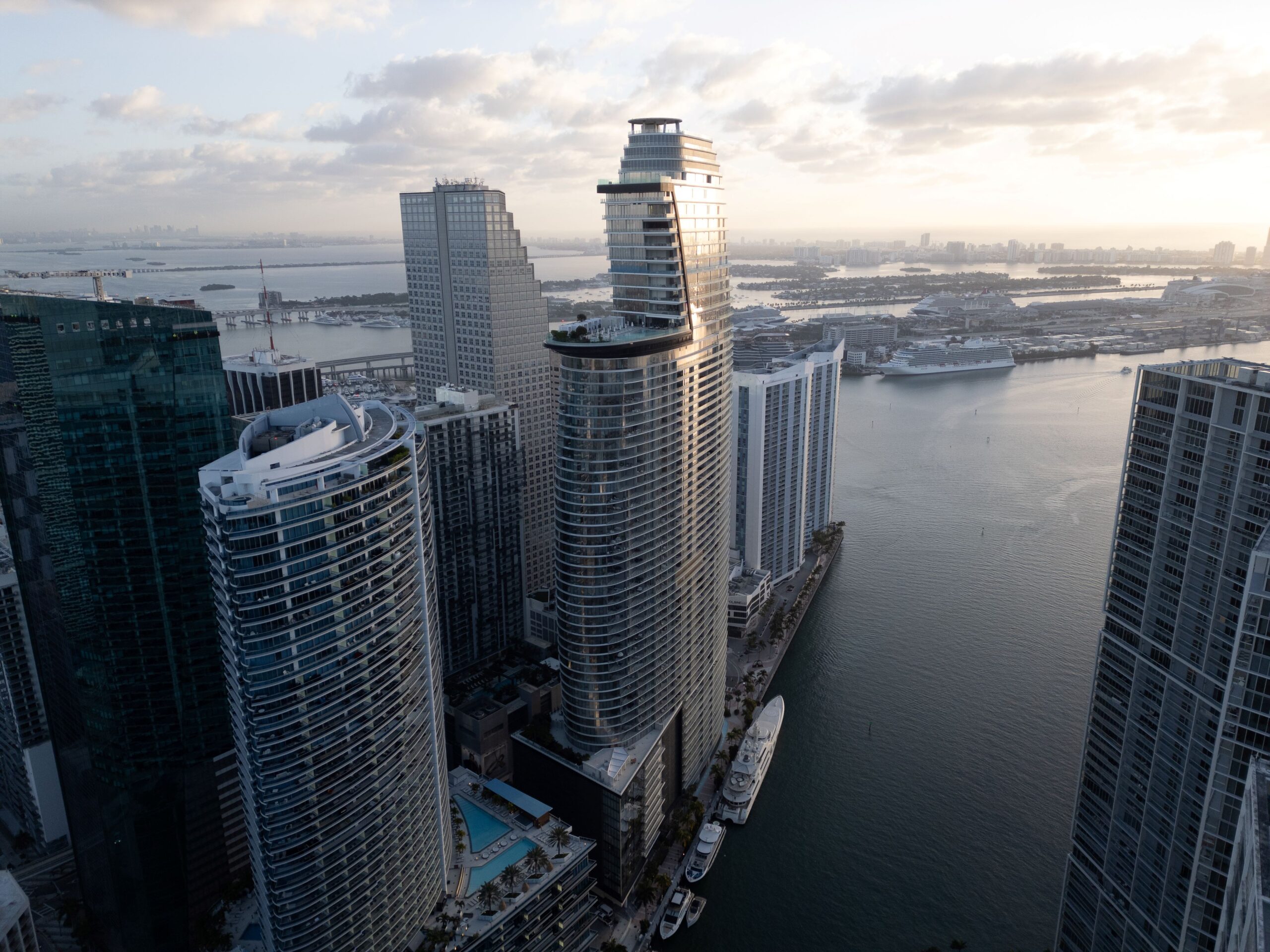 Aston Martin Residences - BMA